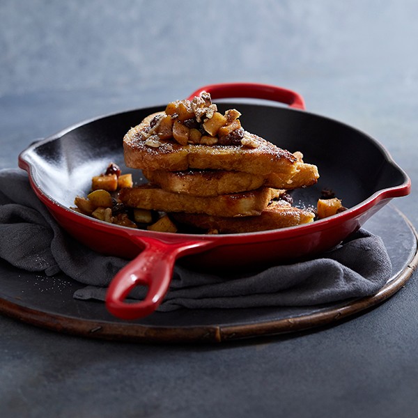 french_toasts_with_spiced_apple_sultana_walnut_topping_600x600.1535689438