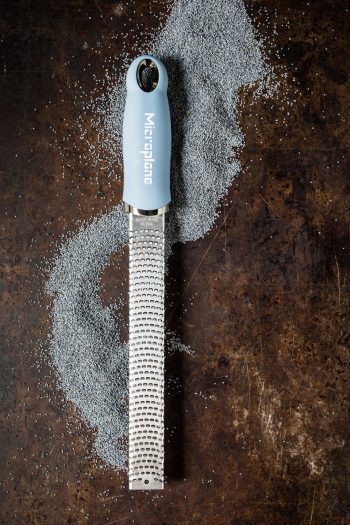 15373 – Microplane – Premium Zester Grater Sky Blue – LS – 03