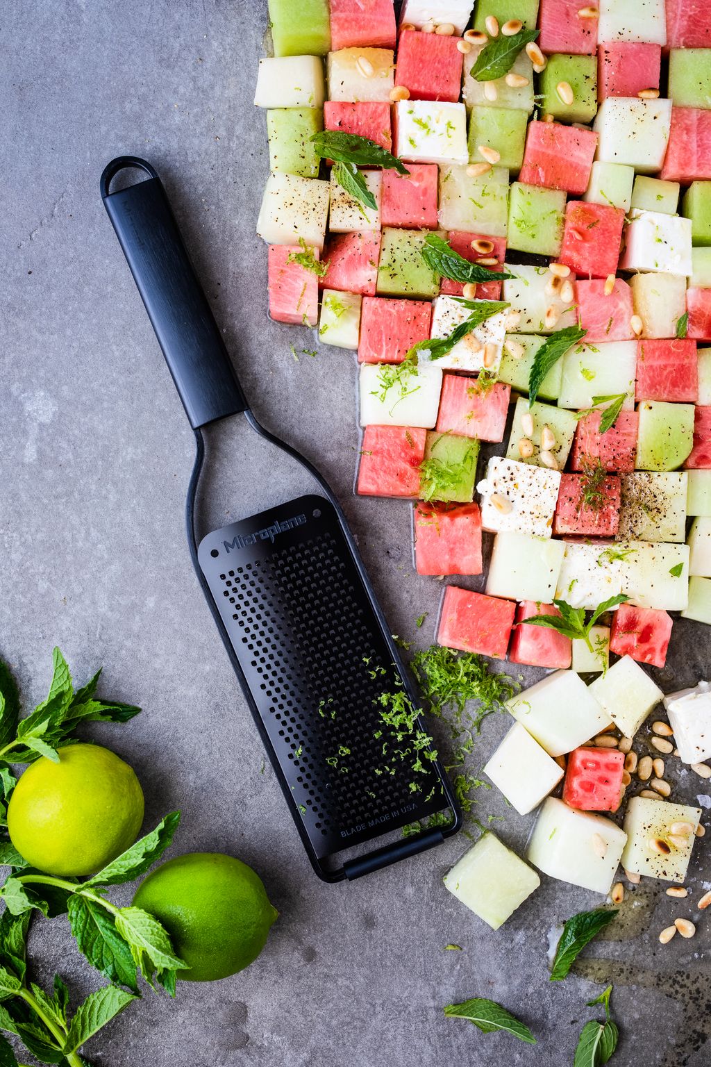 15472 – Microplane – Black Sheep Fine Grater – LS – 01