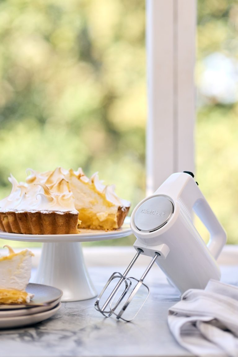 ClickClack Equip Hand Mixer White. lifestyle (1)