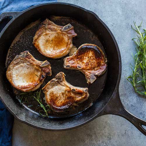 https://www.chefscomplements.co.nz/wp-content/uploads/2023/11/Lodge-Cast-Iorn-Gift-with-Purchase-Skillet-500px.jpg