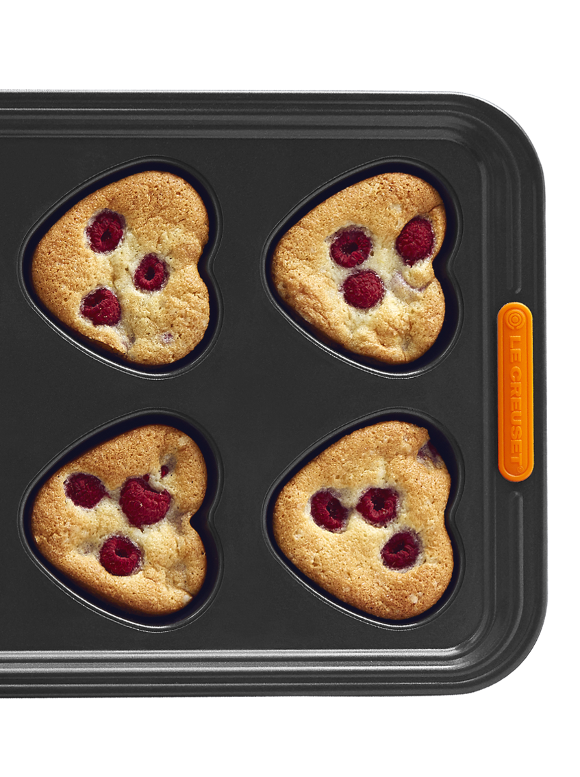 RS5129_Raspberry Heart Friands Overhead Landscape