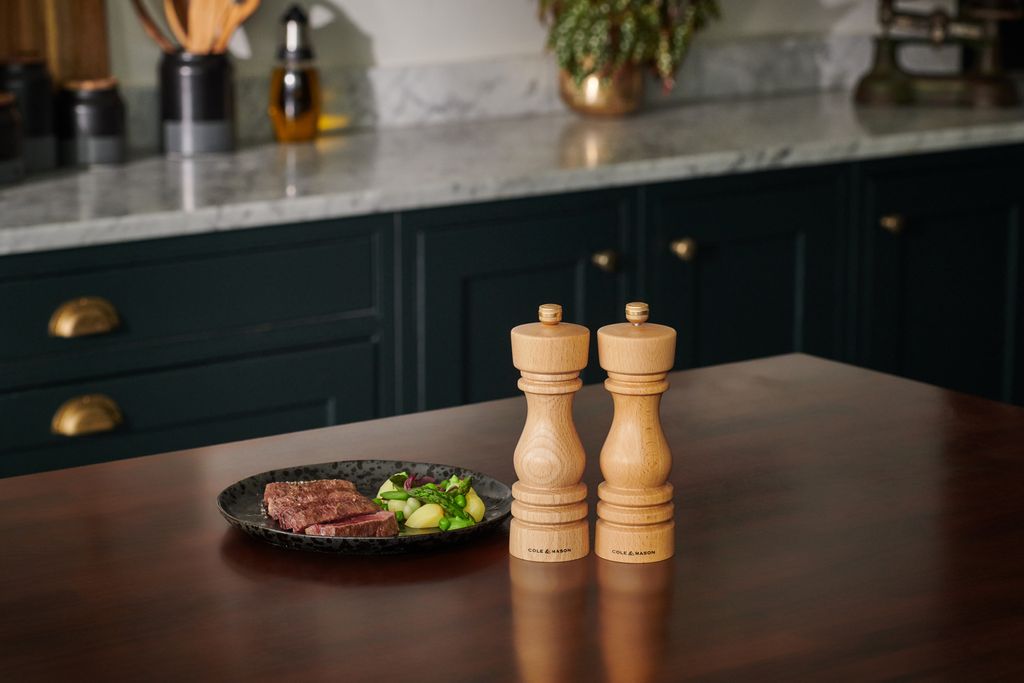 31571 – Cole & Mason – London Mills Natural Beech Gift Set 18cm – LS – 01