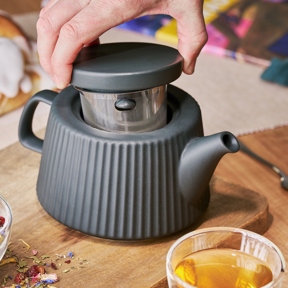 1483_ AVANTI SIENA TEAPOT 950ML