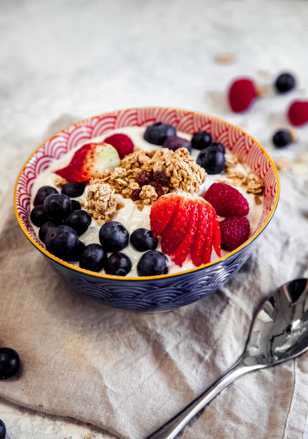 79400 – MIKASA – Does it All Bowl 15.7cm Blue Arc – LS – 05