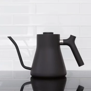 Stagg-Stovetop-Pourover-Kettle-01-Matte-Black-02
