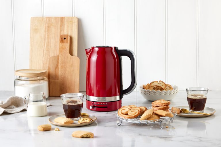 KitchenAid_Breakfast 2024_BCoumbe_JAN 24_5KEK1701 Empire Red_Land