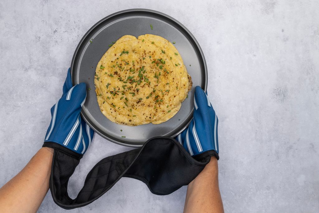 94263 – Cuisena – Silicone Double Oven Glove Stripe Blue – LS – 04