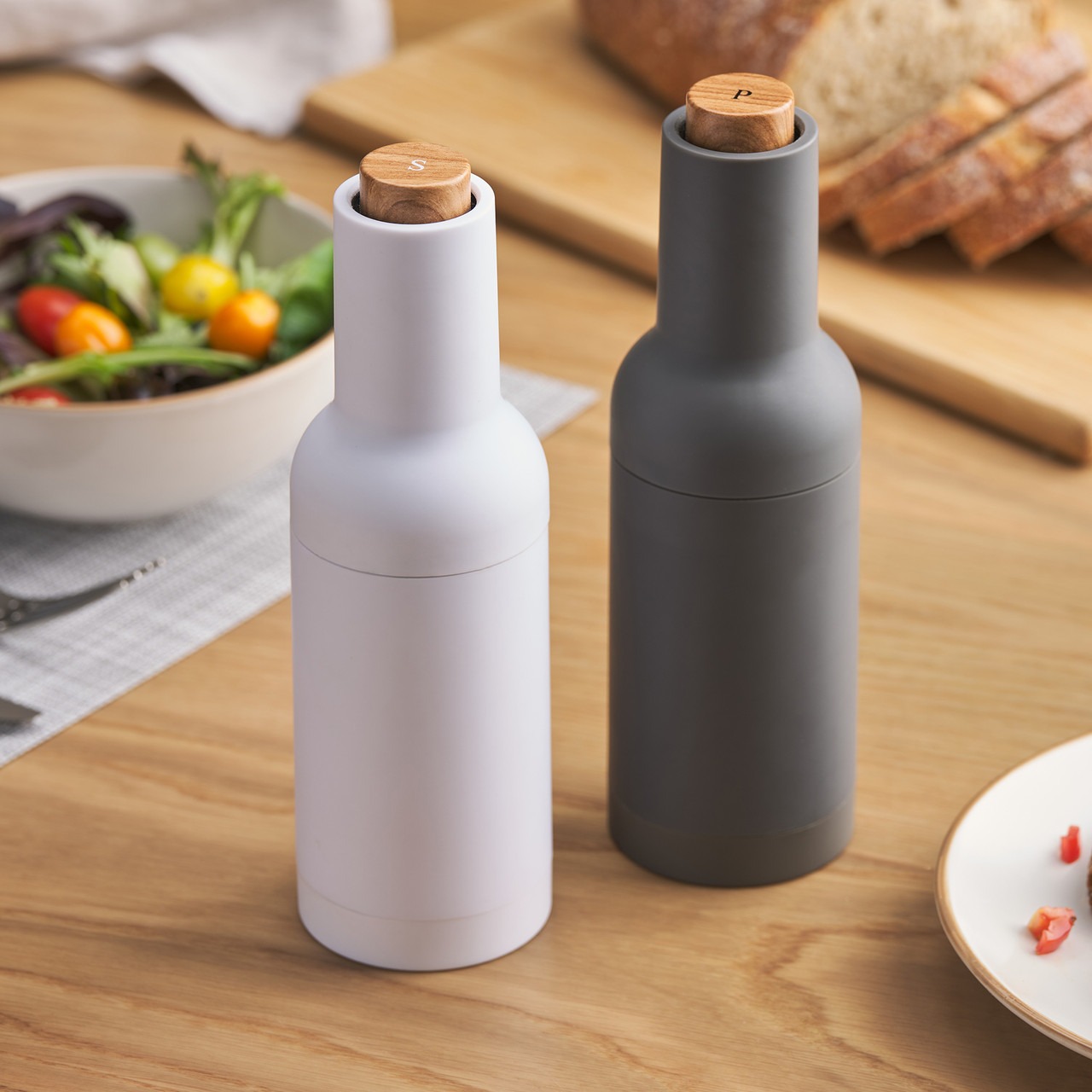 WB Mill Monochrome Lifestyle