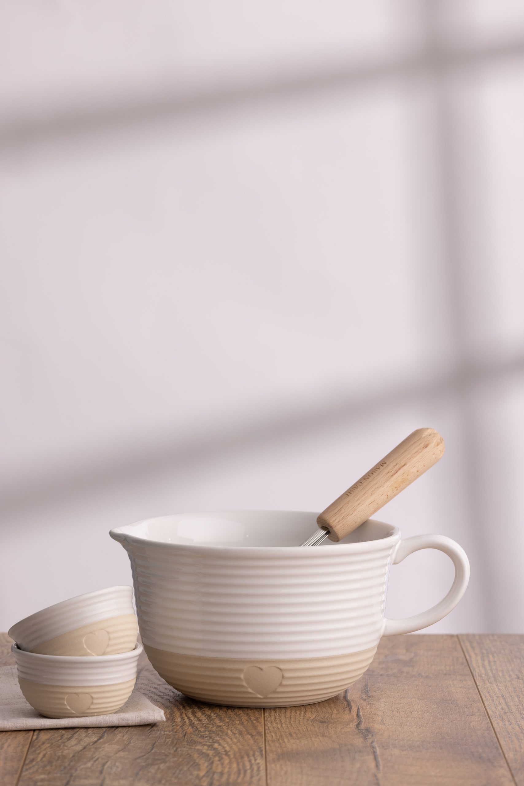 Mason Cash Rustic Charm Batter Bowl_2002.281 2002.282