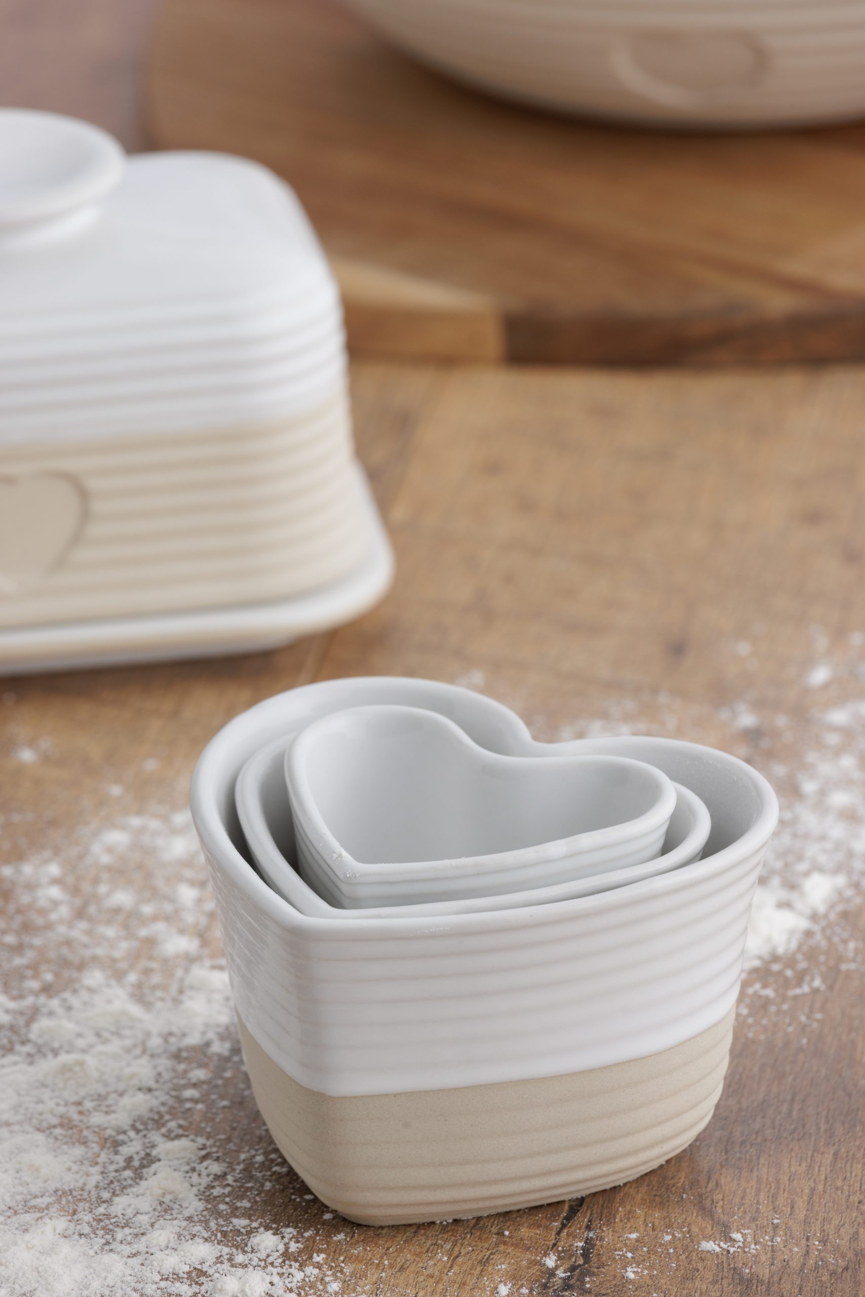 Rustic charm set 3 measuring cups_2002.322-2