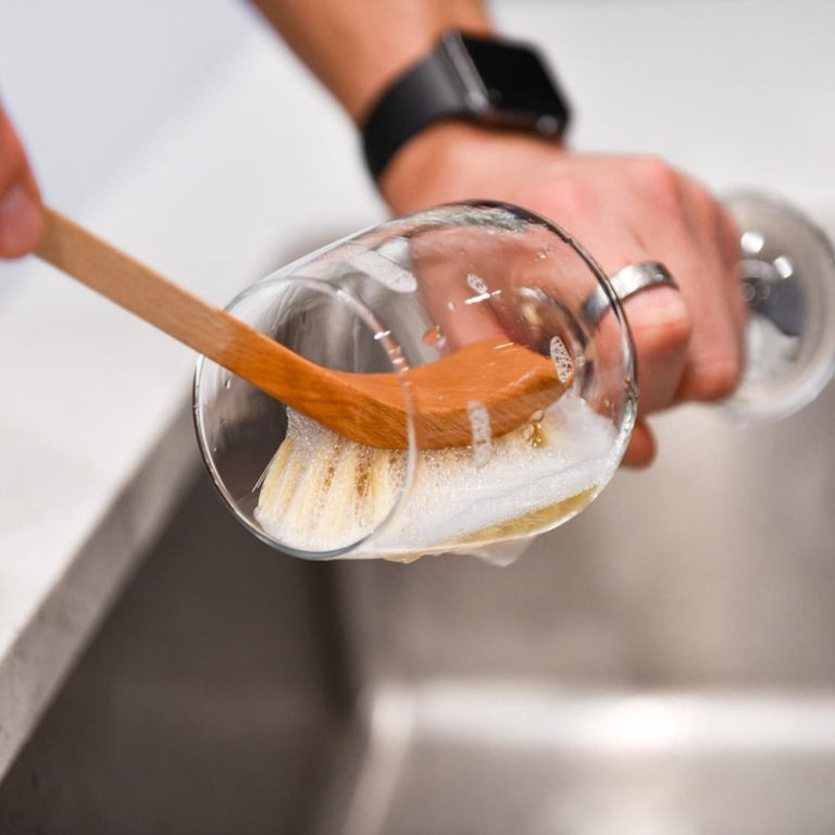 gc-wooden-dish-brush-2