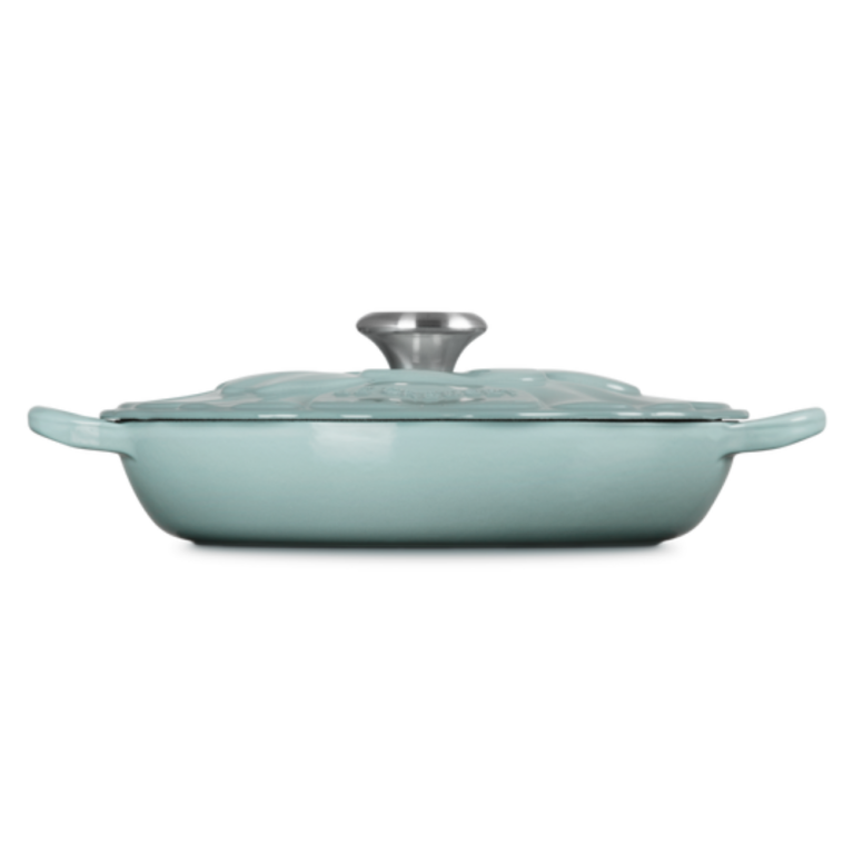 Cast Iron Petal Shallow Casserole Sea Salt (2)