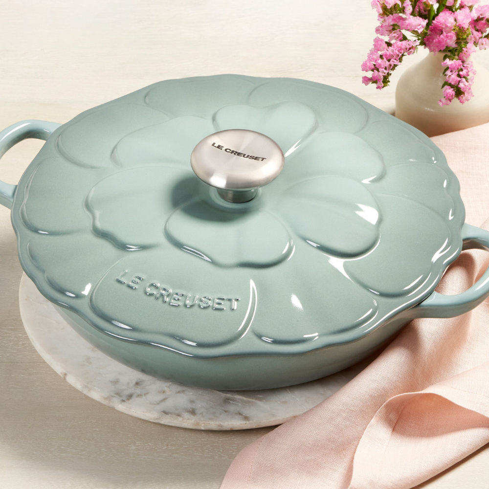 Cast Iron Petal Shallow Casserole Sea Salt (6)