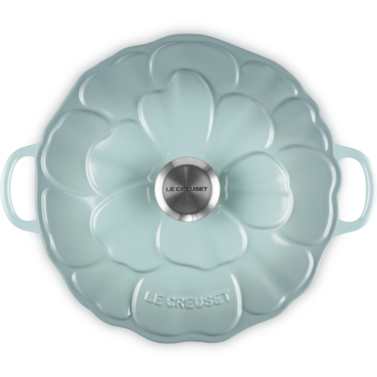 Cast Iron Petal Shallow Casserole Sea Salt