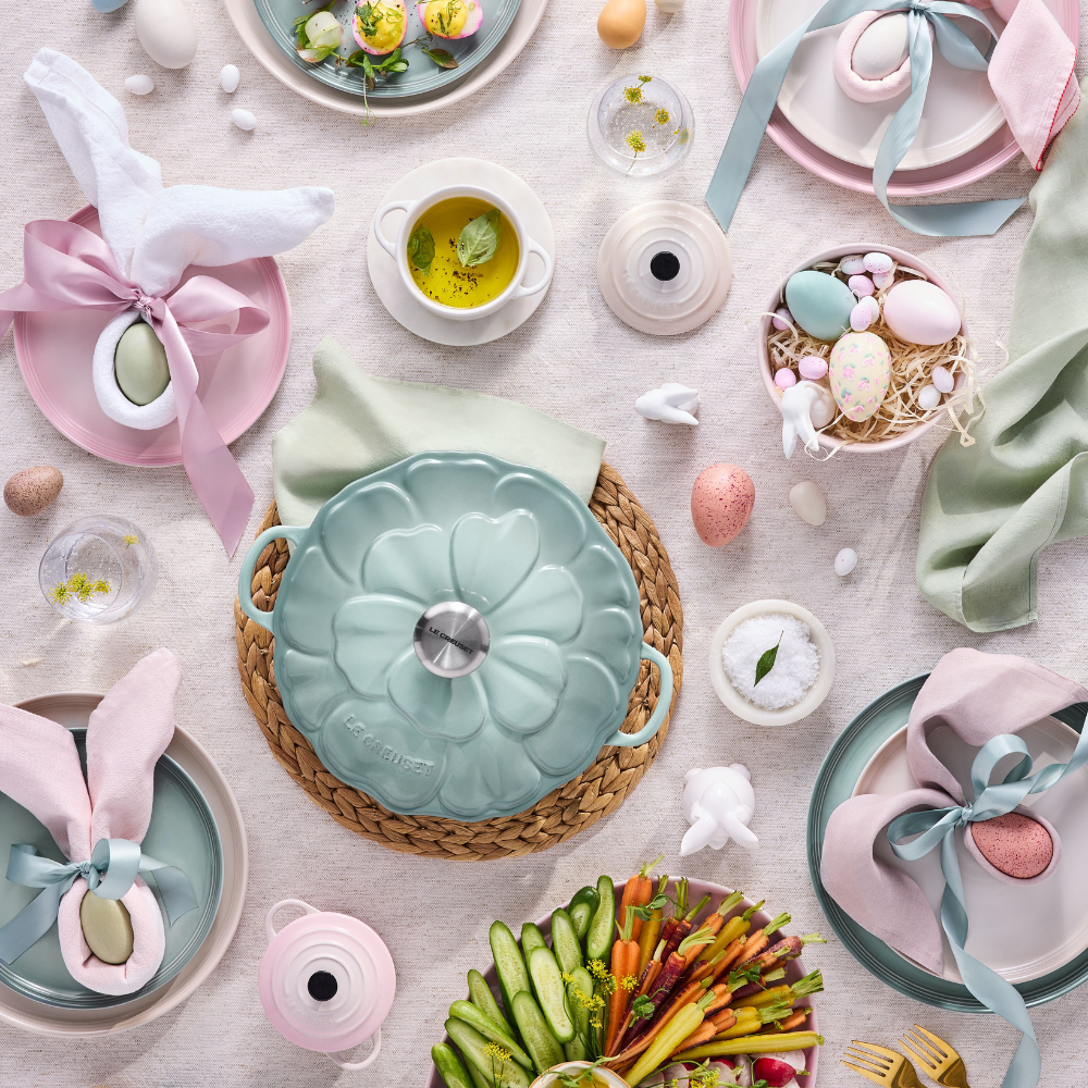 Cast Iron Petal Shallow Casserole Sea Salt (9)