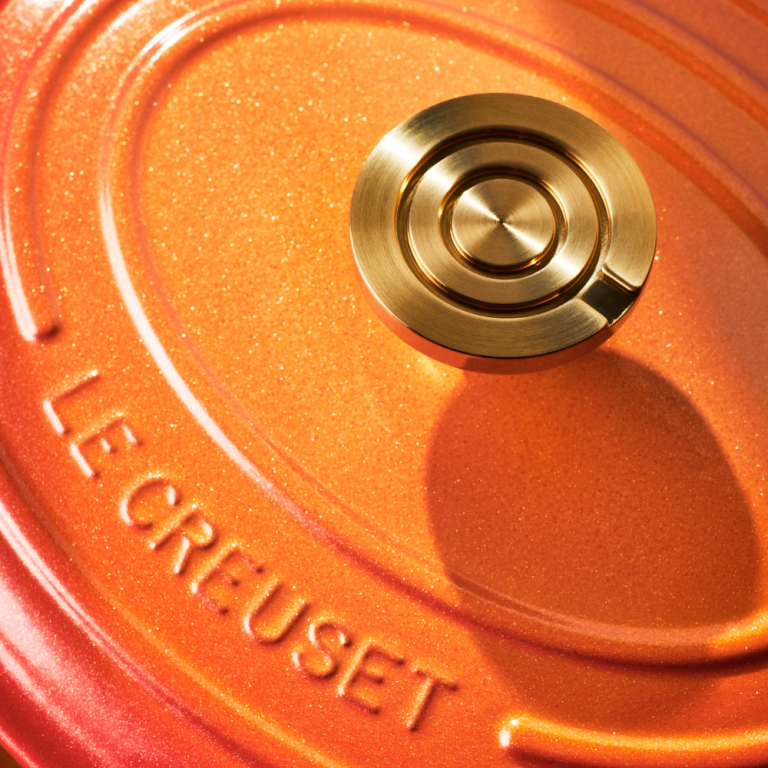 FLAMEE DOREE OVAL 29CM SIG CASSEROLE LIFESTYLE