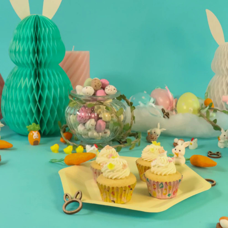 Mini Foil-lined Cupcake Cases Easter 60pk (2)