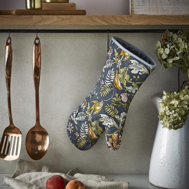 Ulster Weavers Finch & Flower Gauntlet (2)