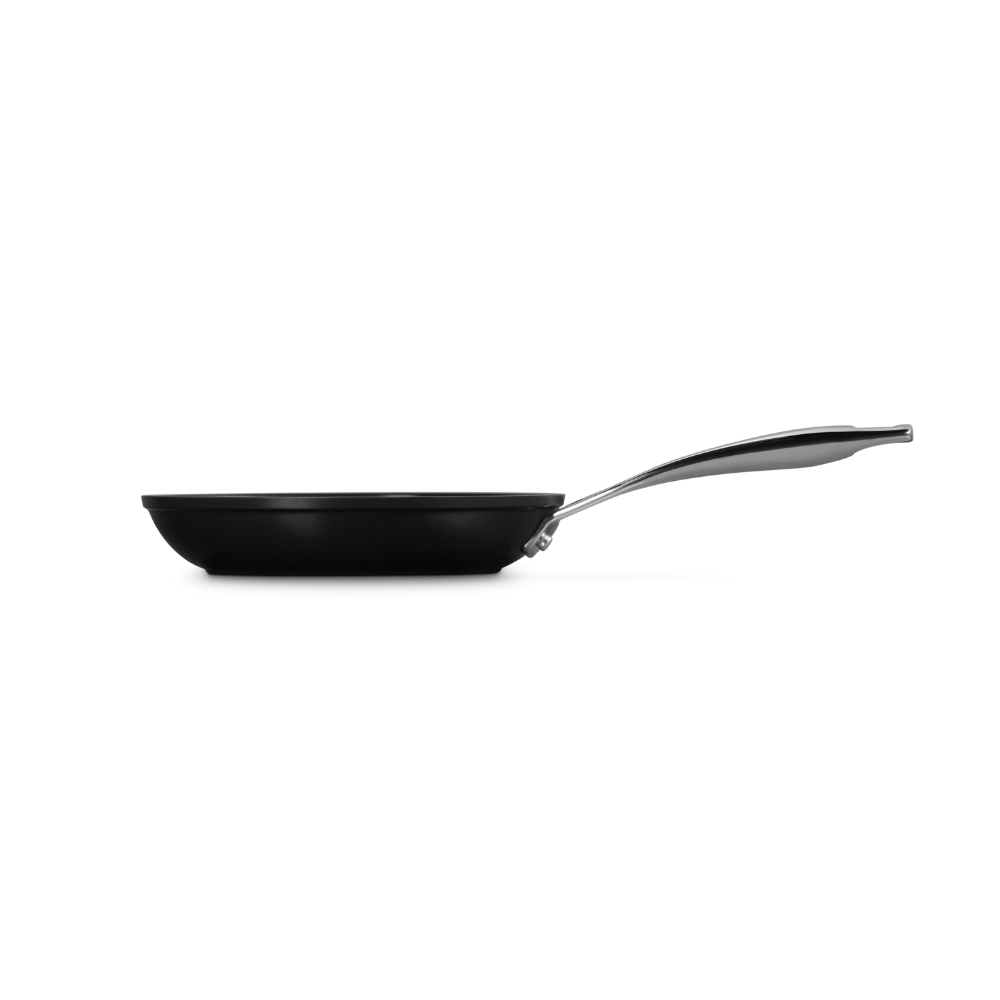 essential-non-stick-fryingpan-20cm-1