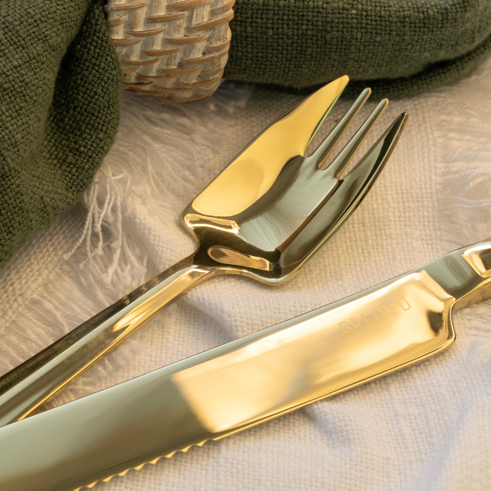splayd-gold-cake-knife-server-3