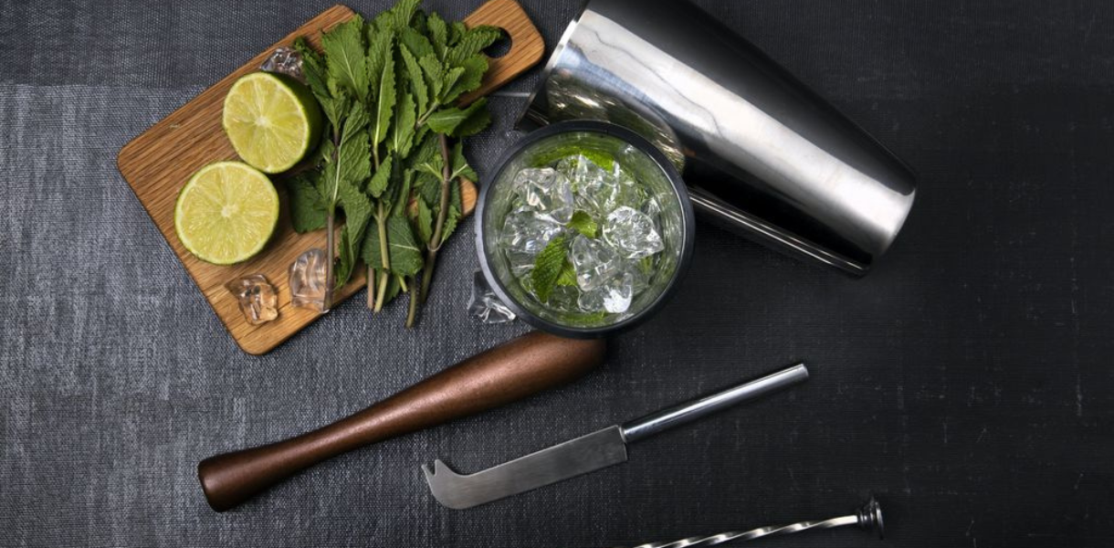 How to Craft Cocktails Like a Pro at Home main image