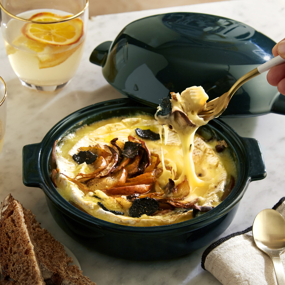 Emile-Henry-cheese-baker-ocean-blue (4)