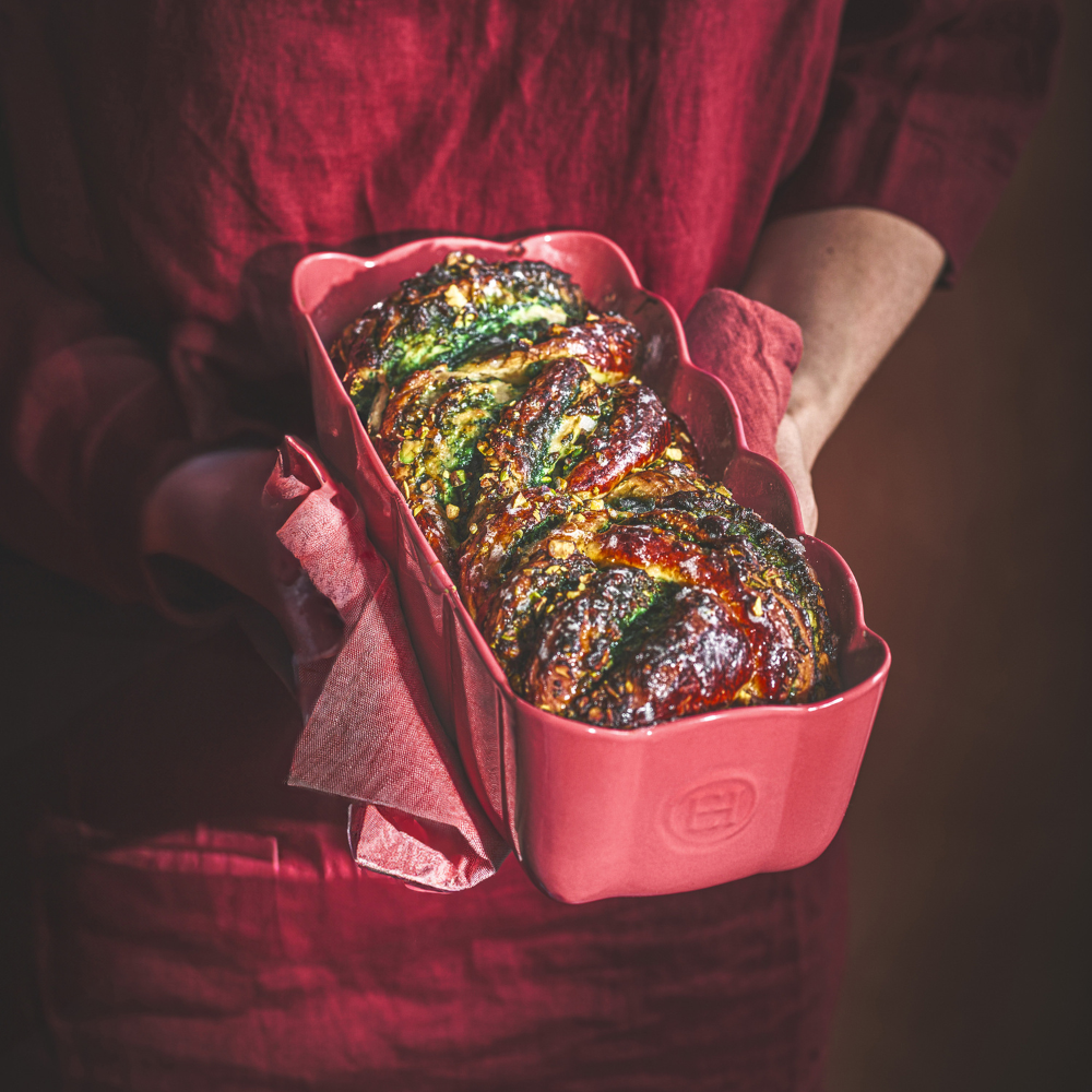 Emile-Henry-madeleine-loaf-rose-candy (3)