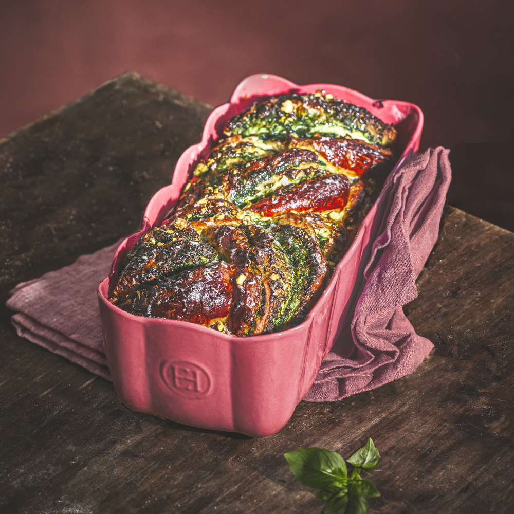 Emile-Henry-madeleine-loaf-rose-candy (4)