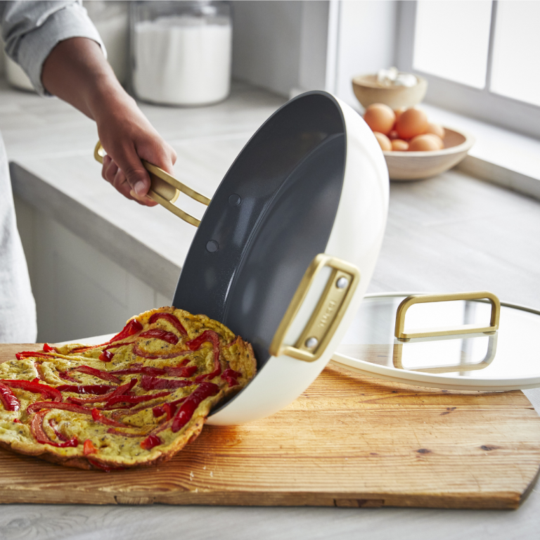 GreenPan-30cm-frypan-with-lid-white (2)