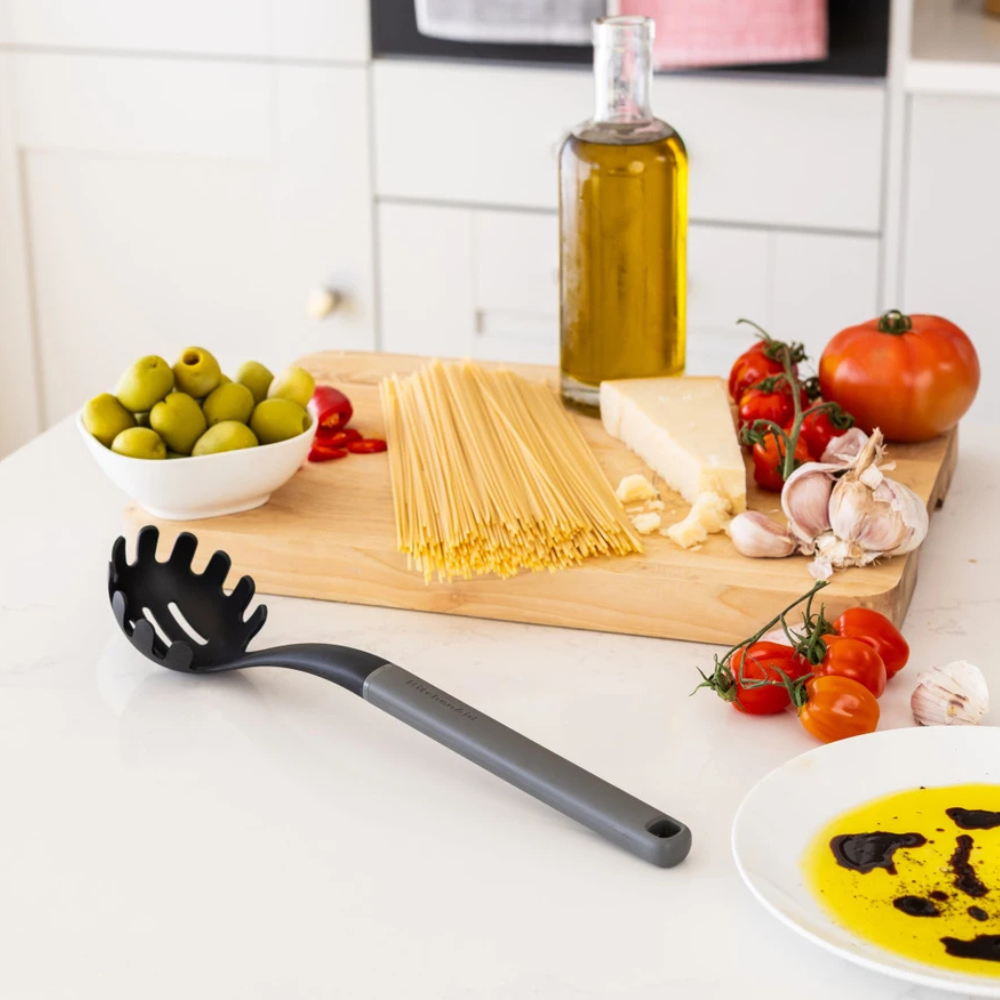 KitchenAid Pasta Server Charcoal 34cm (3)