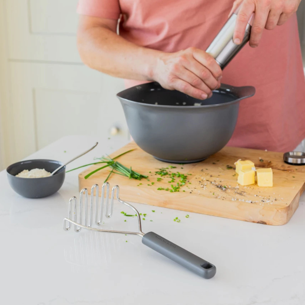 KitchenAid Wire Potato Masher Charcoal 25 (3)