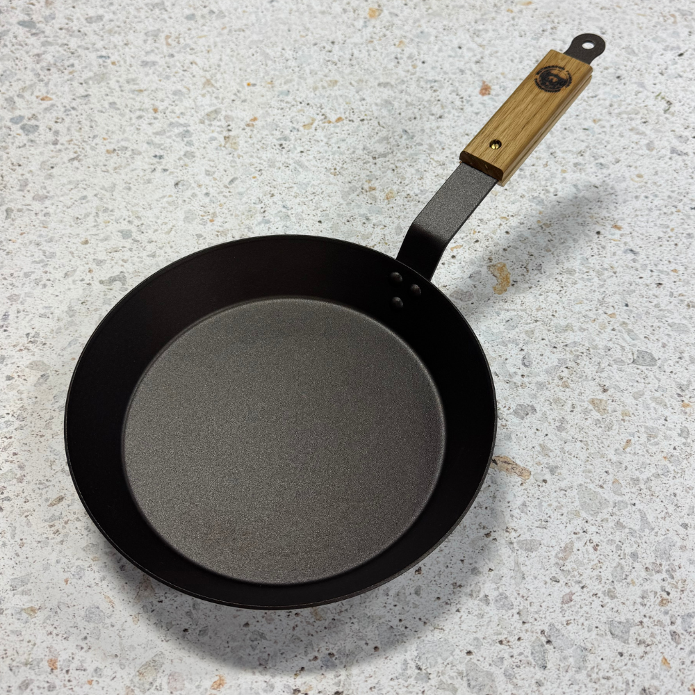 NFS-112 26CM FRYING PAN SPUN IRON (1)