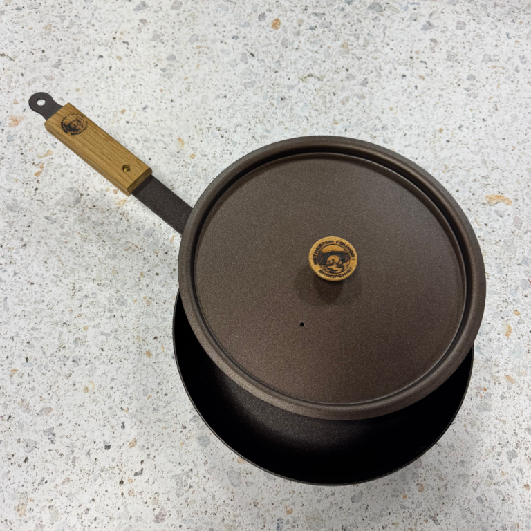NFS-347 11INCH CHEFS SAUTE PAN & LID OAK H (4)