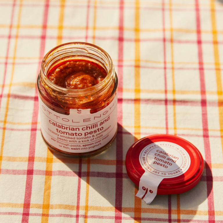 ottolenghi-chilli-tomato-pesto (1)