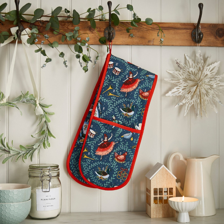 ulster-weavers-12-days-cristmas-double-oven-glove (1)