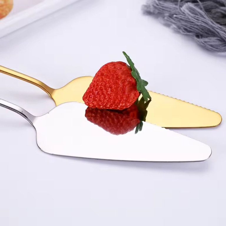 CAKE SLICE GOLD (1)