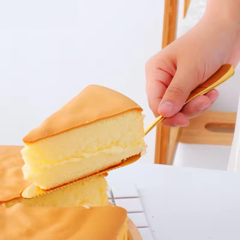 CAKE SLICE GOLD (2)