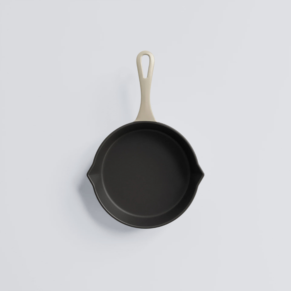 Ironclad Lil Legacy Pan Salt Stone (2)
