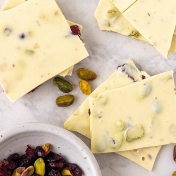 Remarkable Chocolate Bark Salted Pistachio And Cranberry 125g (4)