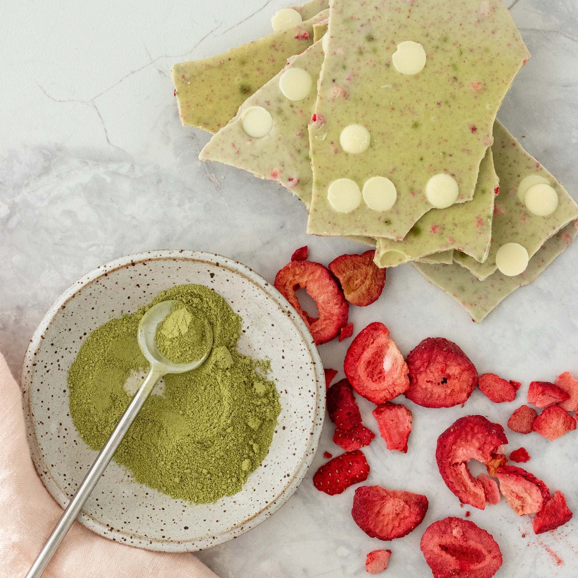 Remarkable Chocolate Bark Strawberry Matcha Latte 125g Ingredients