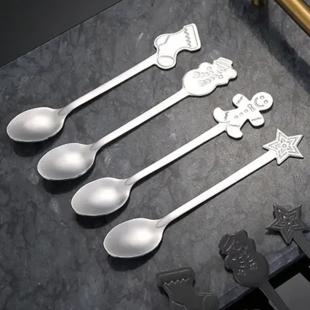 Set of 4 Christmas Spoons (2)