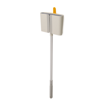Joseph Joseph CleanTech Wall Mounted Broom