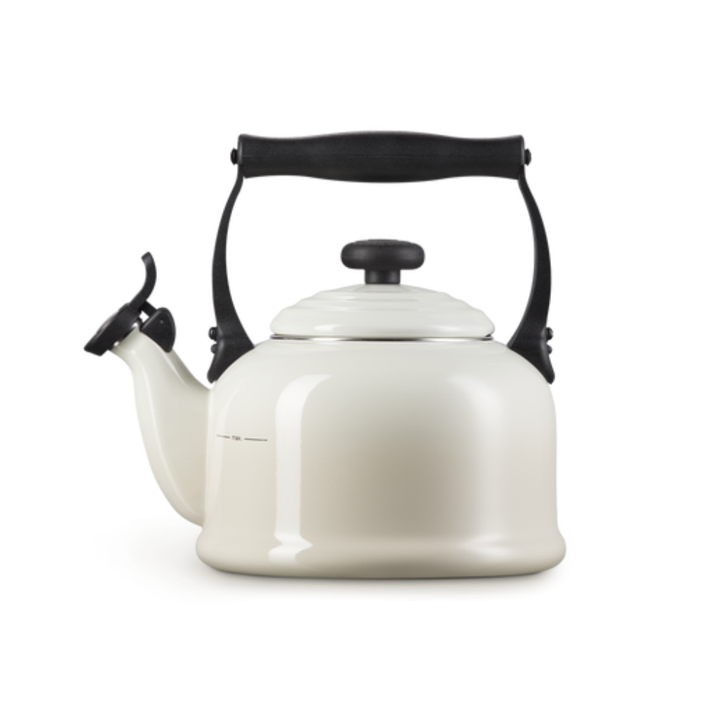 Le Creuset Traditional Kettle 2.1L Meringue