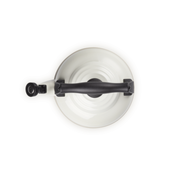 Le Creuset Traditional Kettle 2.1L Meringue (2)
