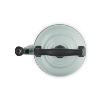 Le Creuset Traditional Kettle 2.1L Sea Salt (2)