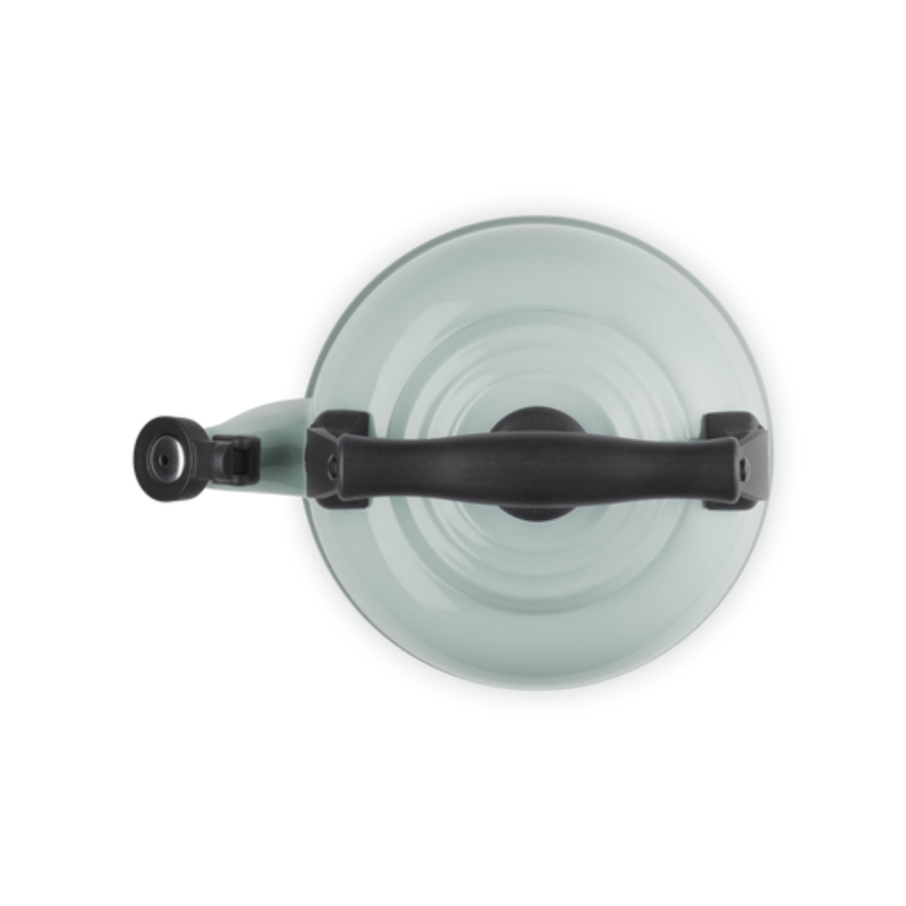 Le Creuset Traditional Kettle 2.1L Sea Salt (2)