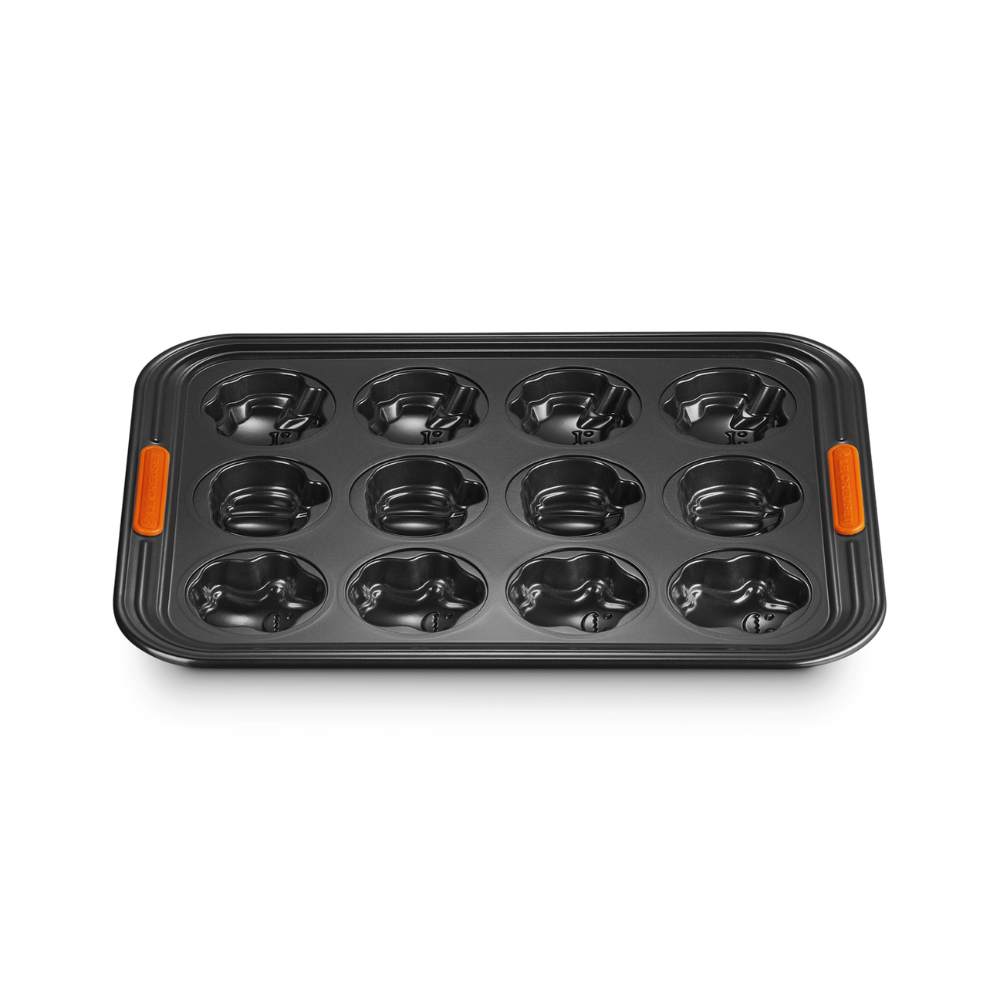 le-creuset-TNS-Halloween-Tray (1)