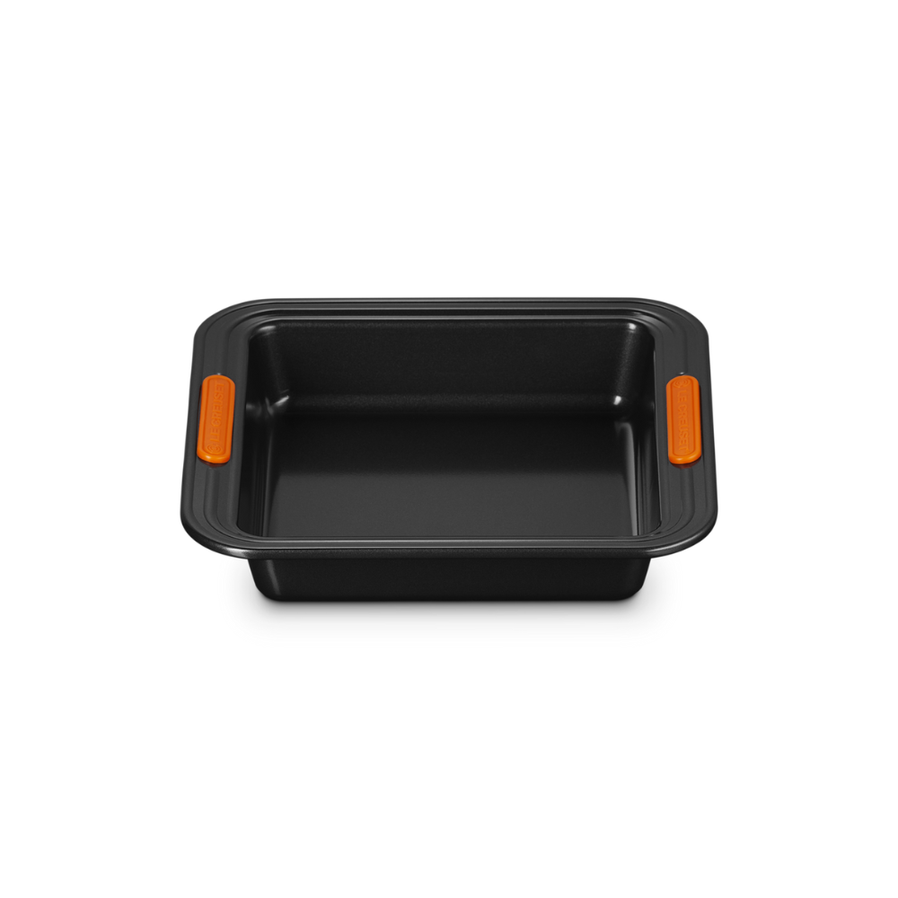 le-creuset-TNS-square-cake-tin-20cm (1)