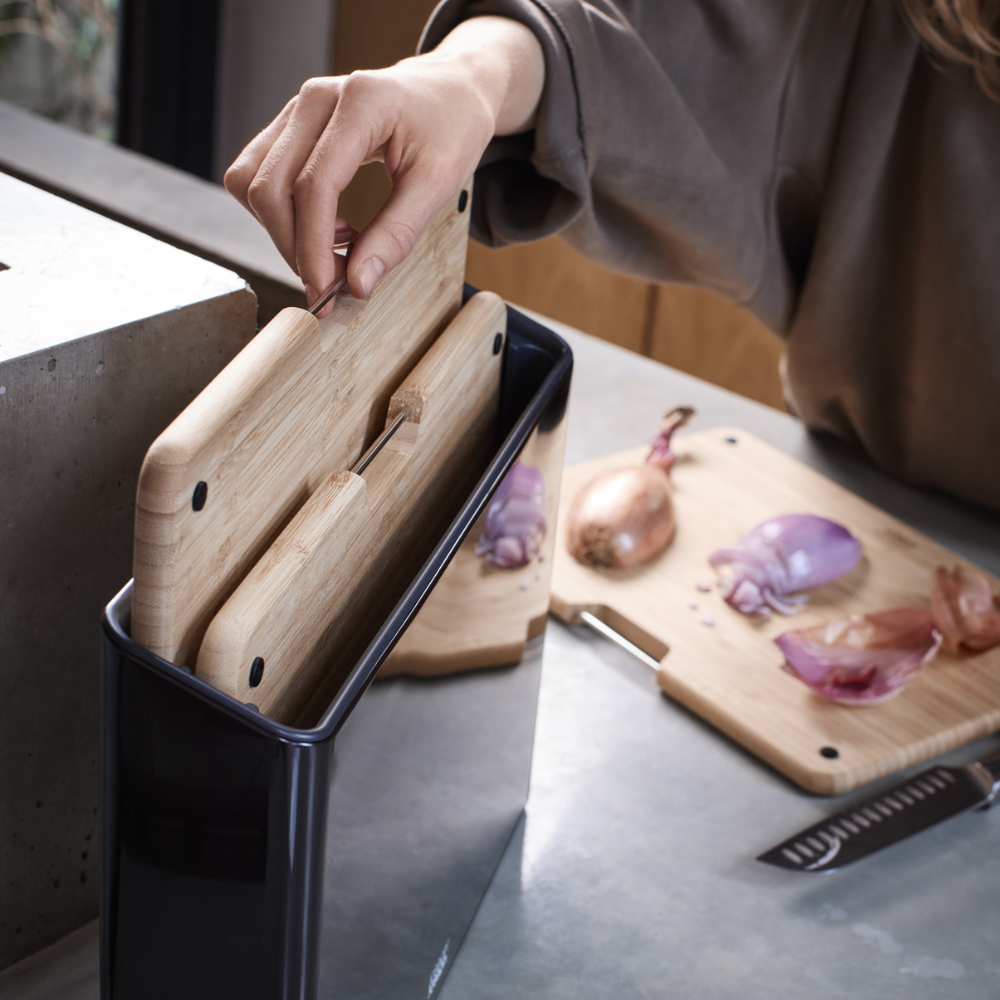 JJ-Black-Bamboo-Board-Set-8801614JO (2)